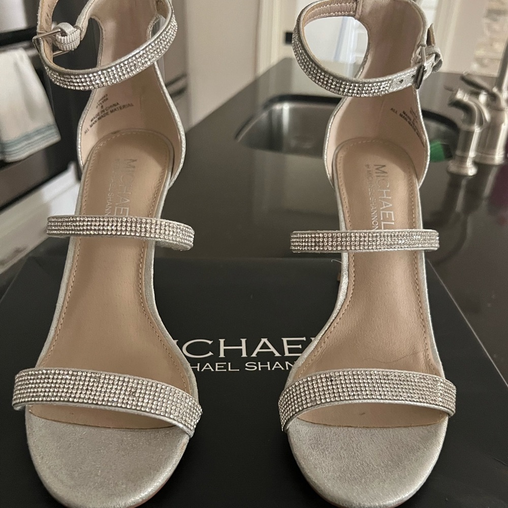 Michael by Michael Shannon Women’s Sylvia Glitter Silver Heels